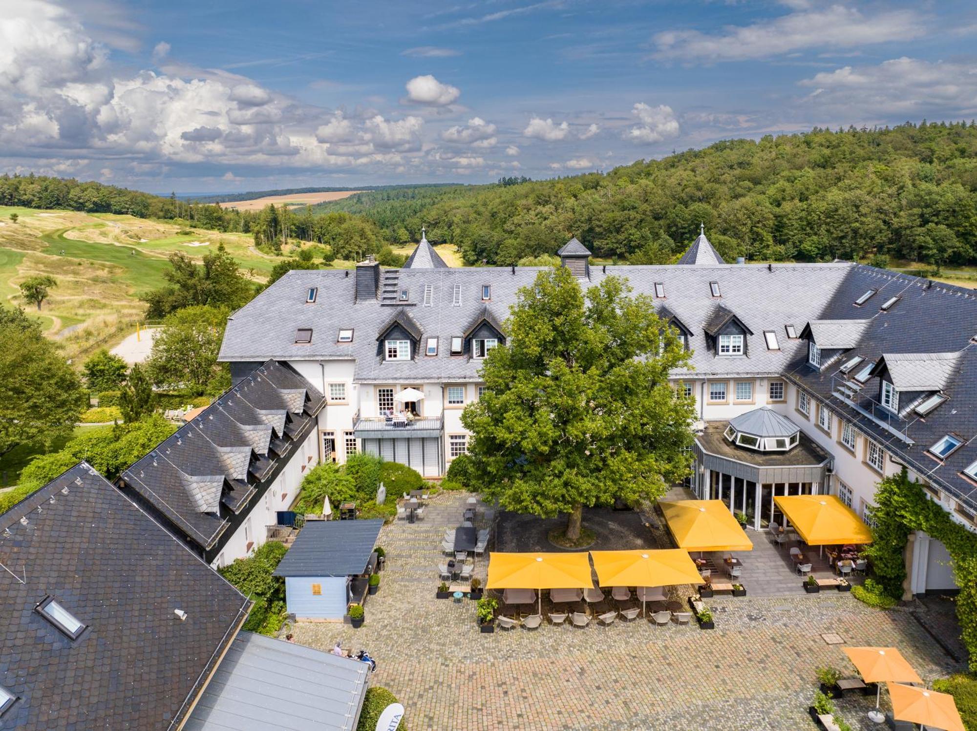 Отель Hofgut Georgenthal Hohenstein Экстерьер фото